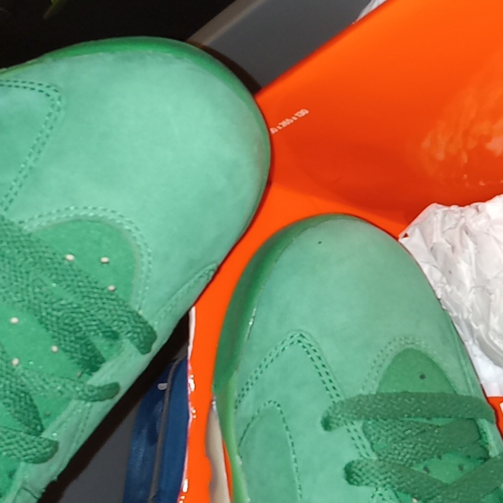 Retro 6 in great shape no wrinkles or water marks - Picture 2 of 2